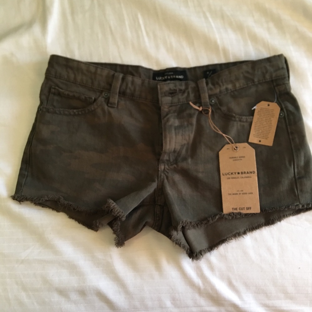 Lucky Brand camo Shorts 27 ❗️OFFERS❗️